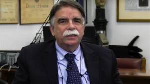 Βατόπουλος: Πρέπει να εμβολιαστούν όλοι-Θα φανεί αν πετύχει η υποχρεωτικότητα