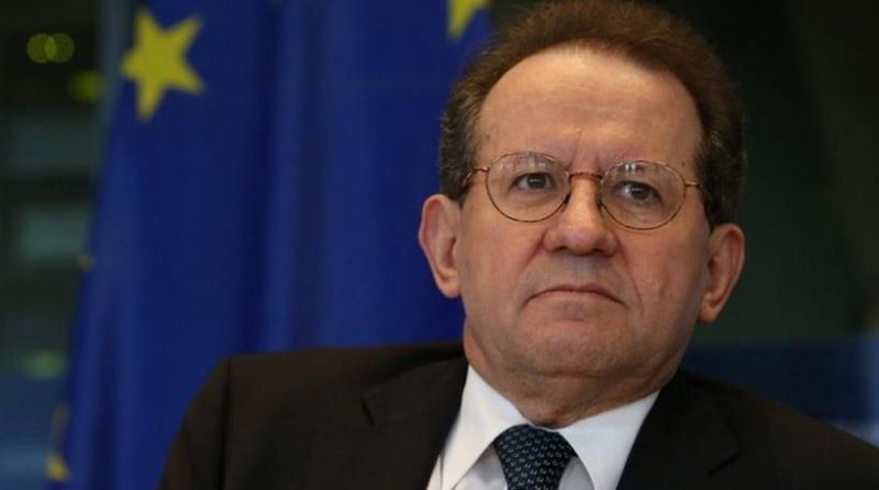 Κονστάντσιο: Να εξεταστεί μια «μικρή» κρατική στήριξη τραπεζών