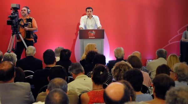 Ομιλία Τσίπρα: Συνεδριάζουμε σε περίοδο πολιτικών μαχών