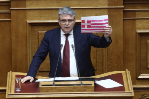Νατσιός: Παγκόσμια εκστρατεία προώθησης της διακίνησης παράνομων μεταναστών στην Ελλάδα