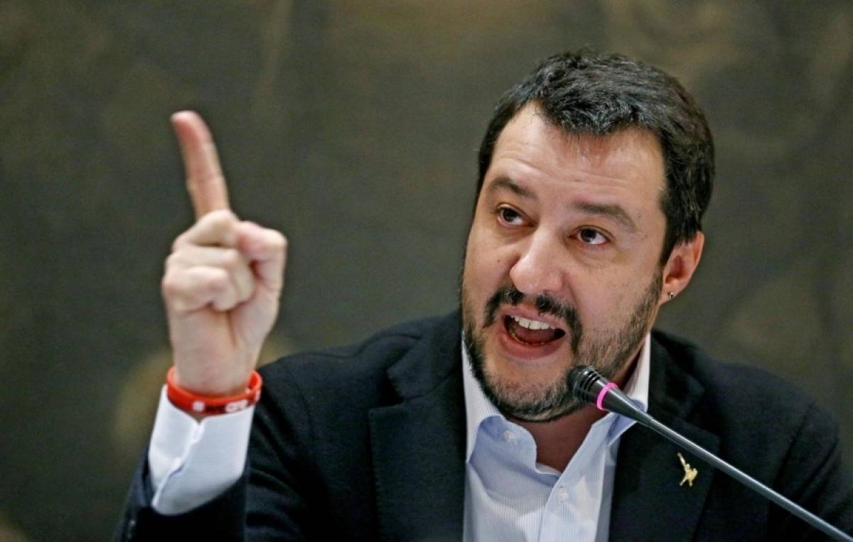 Υπόσχεση Σαλβίνι για μείωση φόρων σε περίπτωση νίκης στις εκλογές