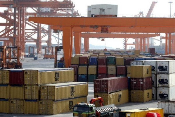 Eξαγωγές ΕΕ προς Ρωσία: Στο 37% του προπολεμικού επιπέδου