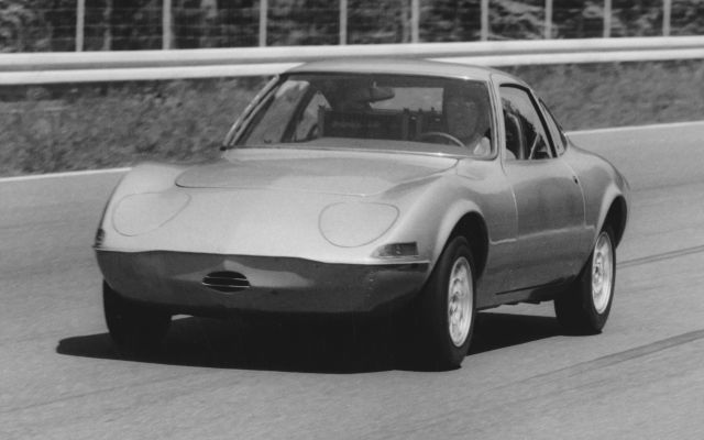 50η Επέτειος: Η Opel Τιμά το “Elektro GT” και τα Ρεκόρ του
