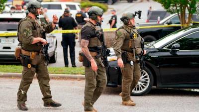 Νότια Καρολίνα: 12 τραυματίες από πυροβολισμούς σε εμπορικό κέντρο-Τρεις συλλήψεις