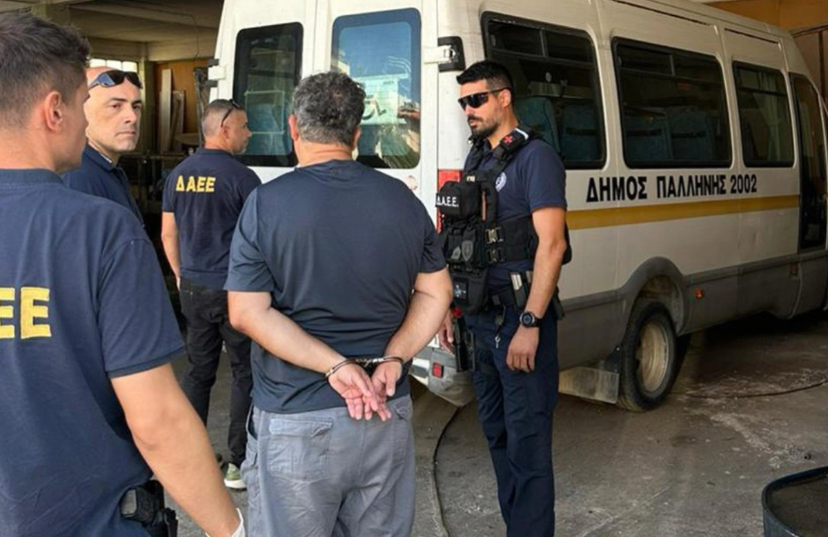Παλλήνη: Σύλληψη δημοτικού υπαλλήλου για τέσσερις εμπρησμούς – Πώς δρούσε