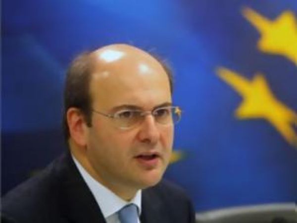 Χατζηδάκης: «Αναγκαία η δημιουργία ελληνικού αναπτυξιακού Ταμείου» - Συνάντηση με Σόιμπλε