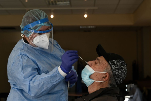 ΕΟΔΥ: Πού θα γίνουν δωρεάν rapid test την Τρίτη (9/1)