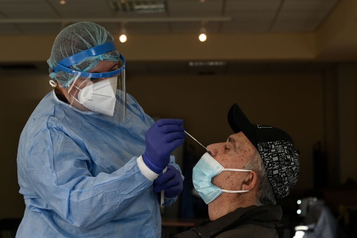 ΕΟΔΥ: Πού θα γίνουν δωρεάν rapid test την Τρίτη (9/1)