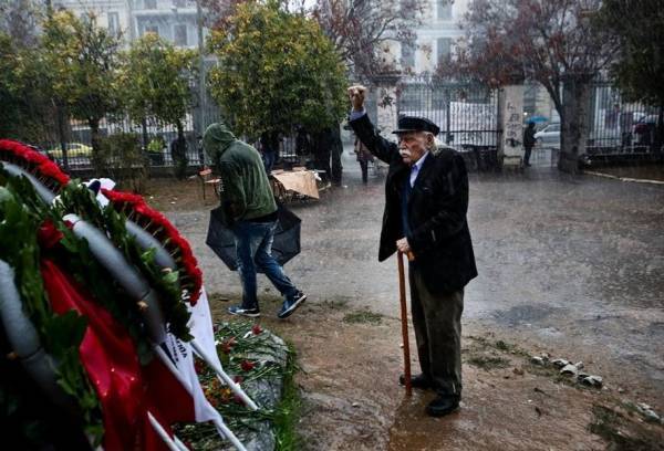 Τσίπρας: Καλό σου ταξίδι, σύντροφε Μανώλη!