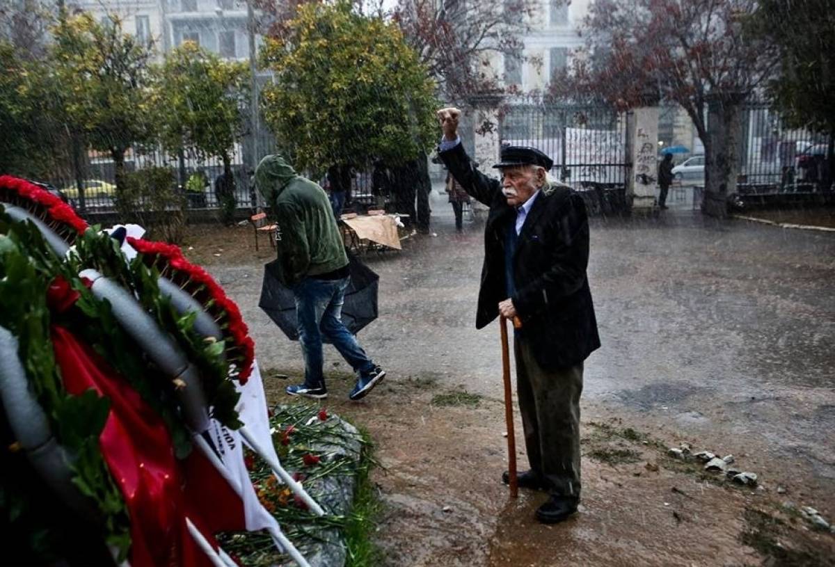 Τσίπρας: Καλό σου ταξίδι, σύντροφε Μανώλη!