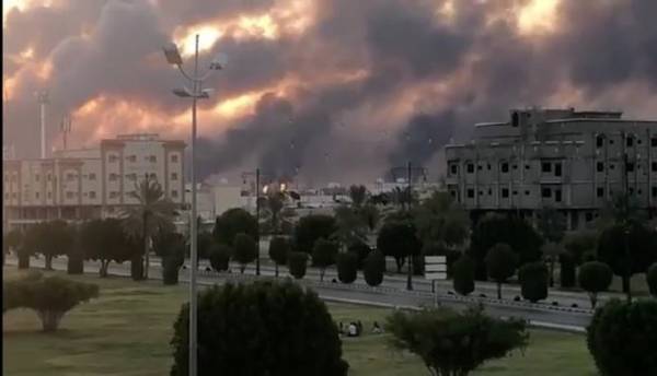 Οι Χούτι πίσω από την επίθεση στα εργοστάσια της Aramco