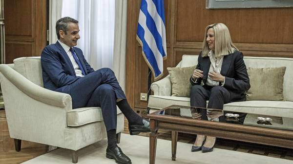 Σε ίδιο μήκος κύματος Μητσοτάκης- Γεννηματά για την ψήφο αποδήμων