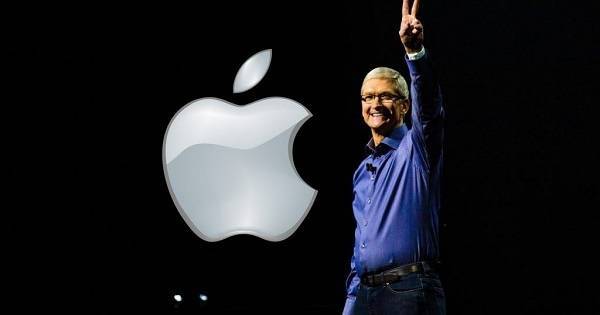 Στο κλαμπ των δισεκατομμυριούχων ο Τιμ Κουκ της Apple