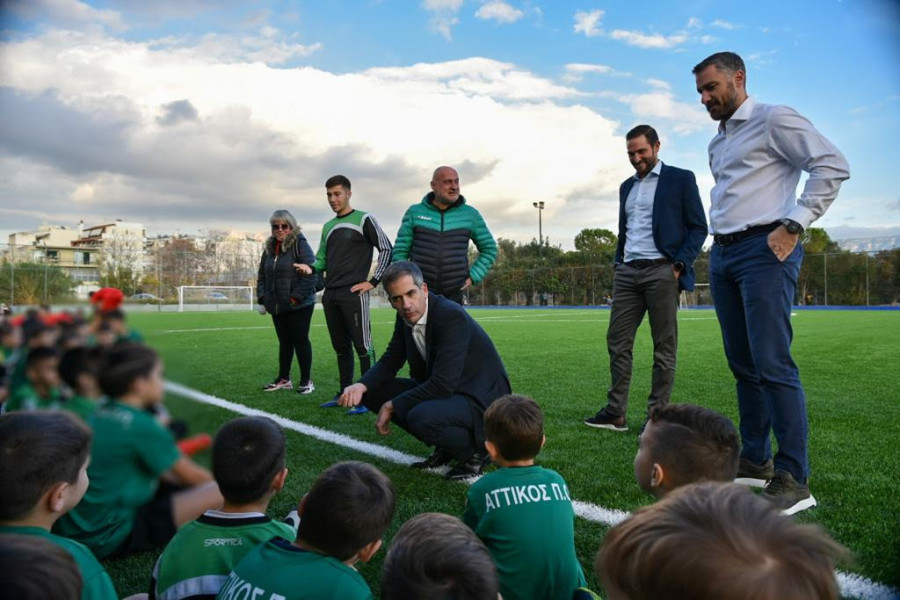 Το ποδοσφαιρικό γήπεδο της Ακαδημίας Πλάτωνος γίνεται σύγχρονος χώρος άθλησης