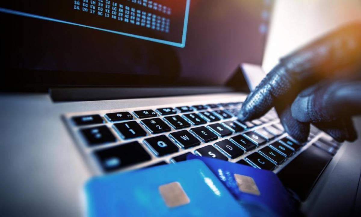 Απάτη «carousel» σε καταστήματα ηλεκτρονικού εμπορίου με κλοπή ΦΠΑ