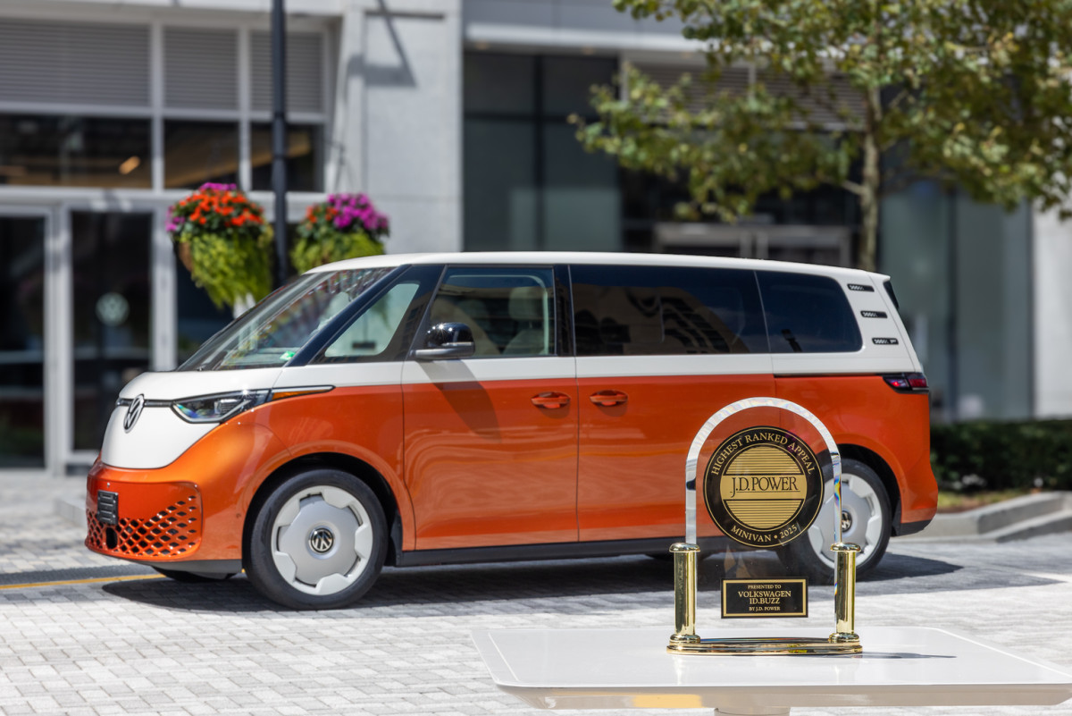 Το Volkswagen ID. Buzz κερδίζει την κορυφή στη J.D. Power APEAL 2025 – Το πρωτοποριακό “icon car” που κυκλοφορεί στους ελληνικούς δρόμους