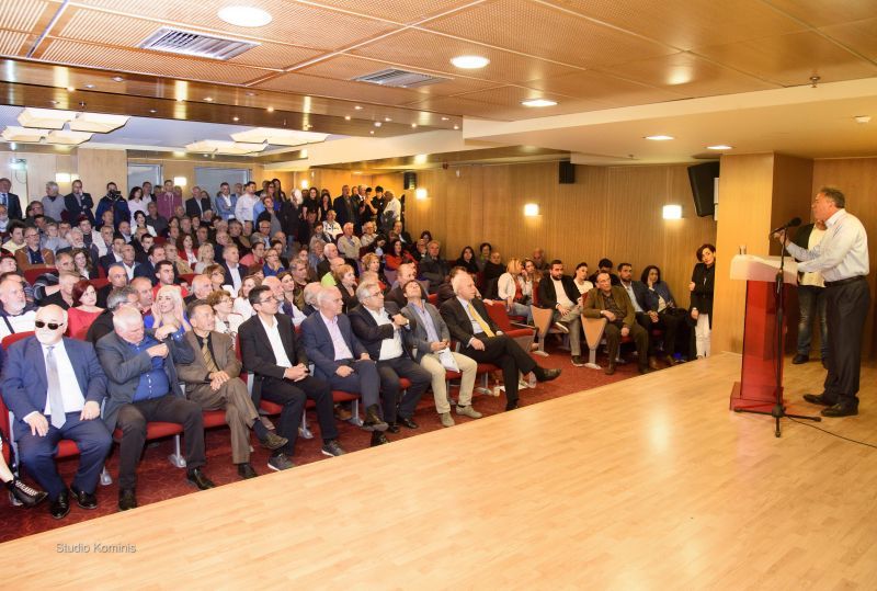 Σγουρός εναντίον Δούρου: Χωρίς πρόγραμμα ήρθε, χωρίς πρόγραμμα φεύγει
