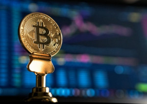 Άγγιξε υψηλό 9 εβδομάδων το Bitcoin- Ανεβαίνουν τα κρυπτονομίσματα