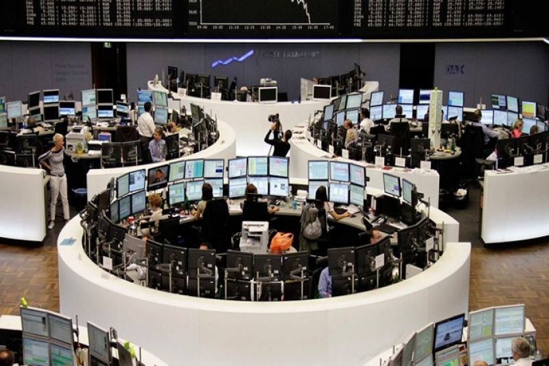 Με κέρδη καλωσορίζουν τη νίκη Μακρόν οι ευρωαγορές