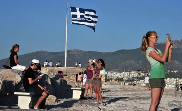 Οι Γερμανοί τουρίστες εξακολουθούν να επισκέπτονται μαζικά την Ελλάδα