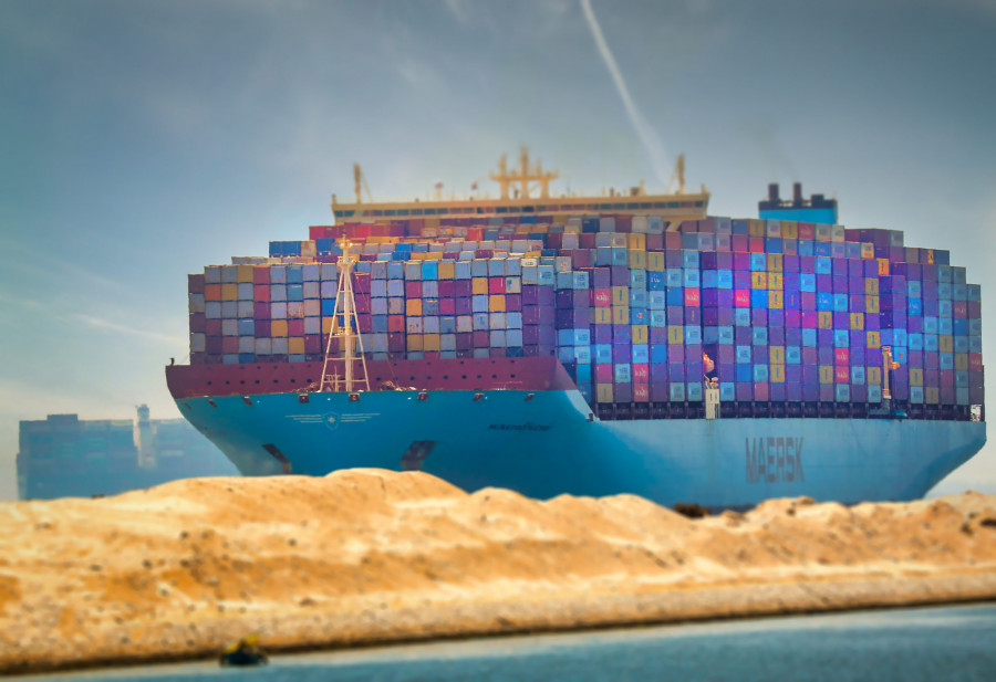Διώρυγα του Σουέζ: Η Maersk επενδύει 500 εκατομμύρια δολάρια