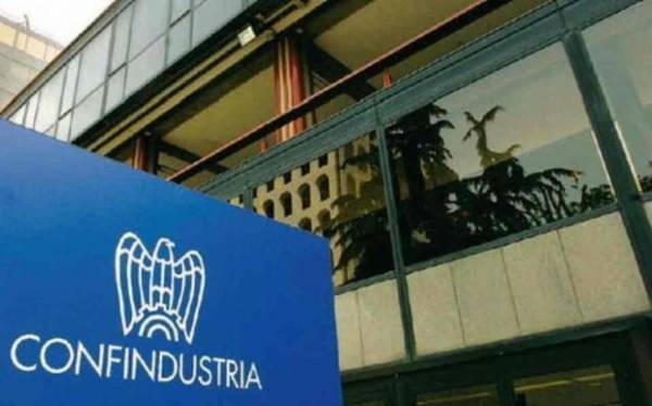 Ιταλία: Εταιρείες σκέφτονται τη μετεγκατάσταση λόγω του ακριβού φυσικού αερίου
