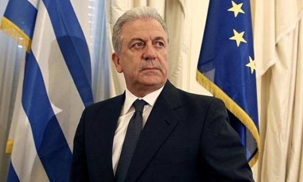 Μεταναστευτικό: Η πρόταση Αβραμόπουλου &amp; οι "νάρκες" από βορρά