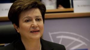 Γκεοργκίεβα (ΔΝΤ): Επιβραδύνεται η ανάκαμψη της παγκόσμιας οικονομίας