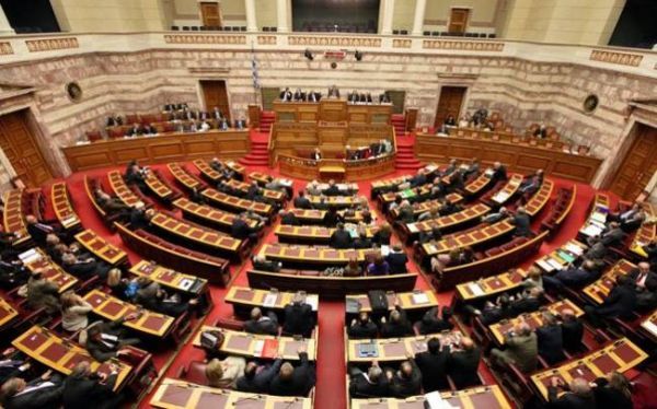 Αφαιρέθηκε η άδεια οπλοφορίας από βουλευτή της Χρυσής Αυγής