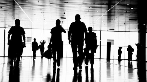 ΟΟΣΑ: Η Ελλάδα στη μαύρη τρύπα της αδήλωτης εργασίας