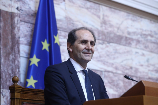 Απόστολος Βεσυρόπουλος: Συγκλονισμένος ο πολιτικός κόσμος από τον αιφνίδιο θάνατό του
