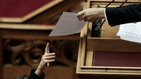 Βουλή: Έναρξη της συζήτησης για το φορολογικό νομοσχέδιο