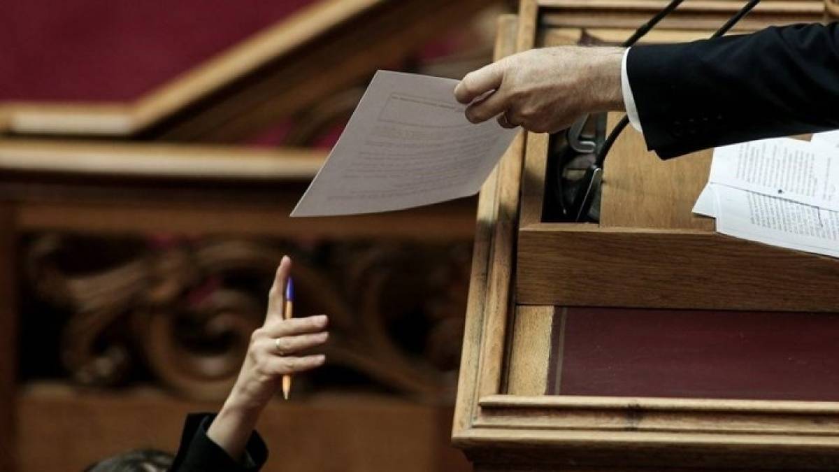 Βουλή: Έναρξη της συζήτησης για το φορολογικό νομοσχέδιο