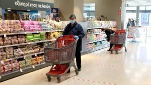 Τι ισχύει από Δευτέρα για σούπερ μάρκετ, φαρμακεία, λαϊκές, καταστήματα