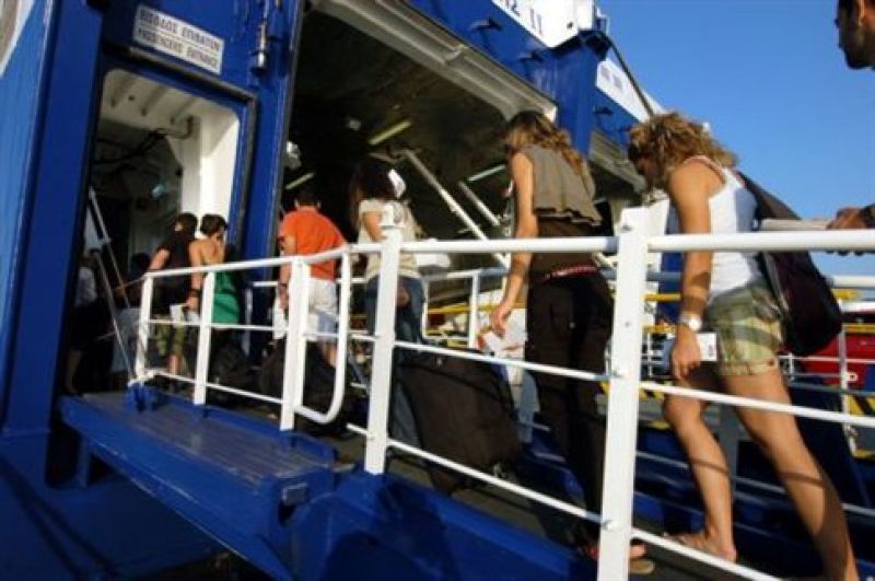 Συμβούλιο Ακτοπλοϊκών Συγκοινωνιών: Κρητικές αψιμαχίες Minoan - Attica