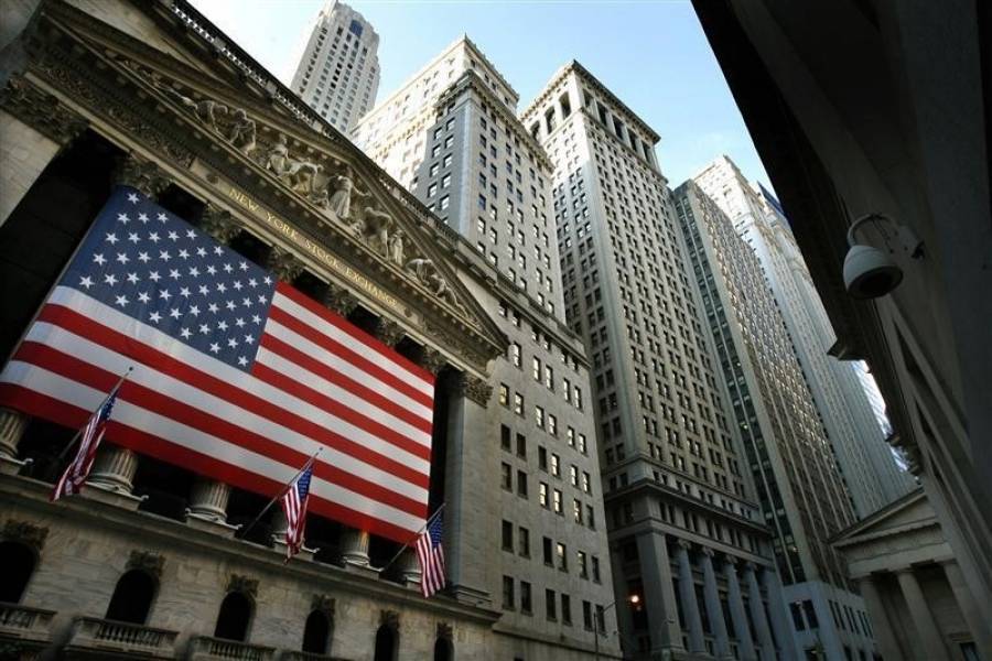 Μικτά πρόσημα στην Wall Street με τα βλέμματα στις τράπεζες