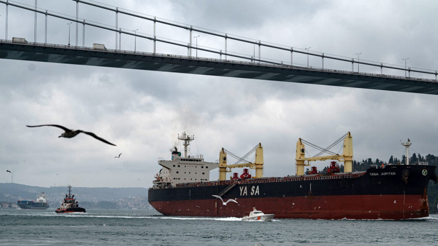 Ρωσικά πλήγματα στο λιμάνι της Οδησσού