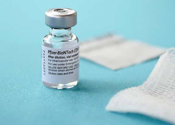 ΗΠΑ: Δωρίζει 500 εκατ. εμβόλια της Pfizer σε φτωχές χώρες