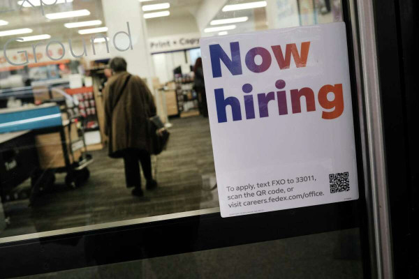 ΗΠΑ: Αύξηση άνω των εκτιμήσεων στις νέες αιτήσεις επιδομάτων ανεργίας