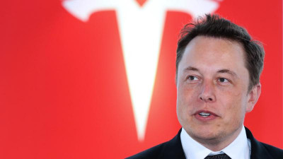 Ο Μασκ πούλησε 10 εκατομμύρια μετοχές της Tesla!
