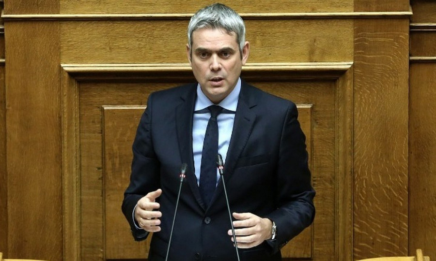 Καραγκούνης για ομόφυλα ζευγάρια: Είμαι απέναντι στην τεκνοθεσία