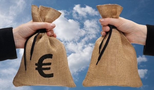 Βloomberg: Eπιπλέον μέτρα 3 δισεκ. ζητούν οι δανειστές