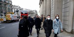 Βρετανία: Δεν... περισσεύουν εμβόλια, ούτε για την Ιρλανδία!
