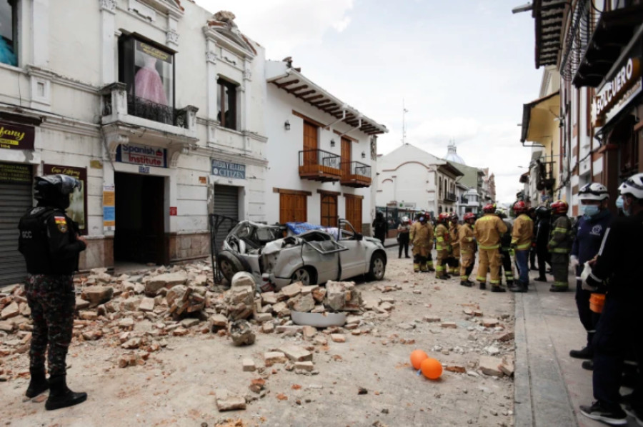 Ισχυρός σεισμός 6,8 Ρίχτερ στον Ισημερινό- Τουλάχιστον 15 νεκροί