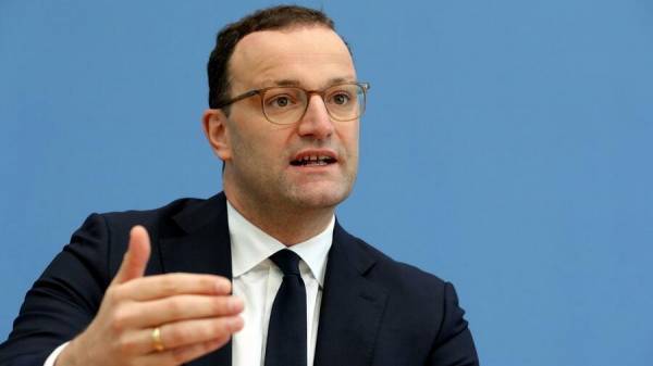 Γερμανός υπ. Υγείας: «Φως στο τούνελ» το εμβόλιο των Pfizer-BioNTech