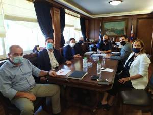 Πειραιάς: Συνάντηση Μώραλη με το προεδρείο του Εμπορικού Συλλόγου