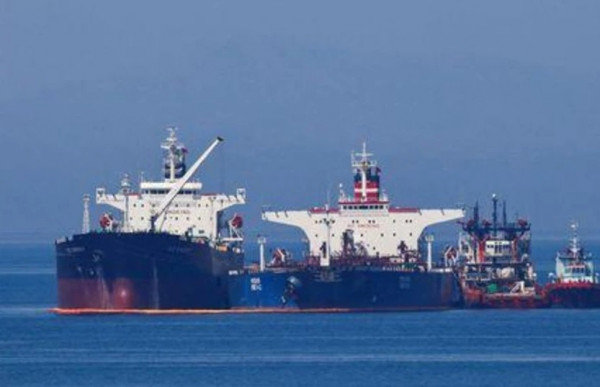 Ανέκτησε το φορτίο πετρελαίου το ιρανικό Lana-Φεύγει από την Ελλάδα