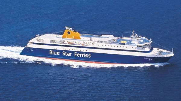 Επιστροφή στον Πειραιά για το Blue Star Naxos λόγω βλάβης