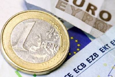 ΕΚΤ: Οι Έλληνες επιμένουν στα μετρητά