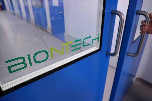 BioNTech: Αυξάνει την εκτίμηση των πωλήσεων εμβολίων στα €12,4 δισ.